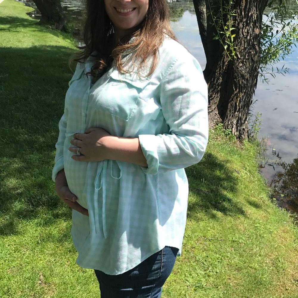 Maternity shirt XL aqua green and white plaid Ingrid and Isabel maternity shirt
